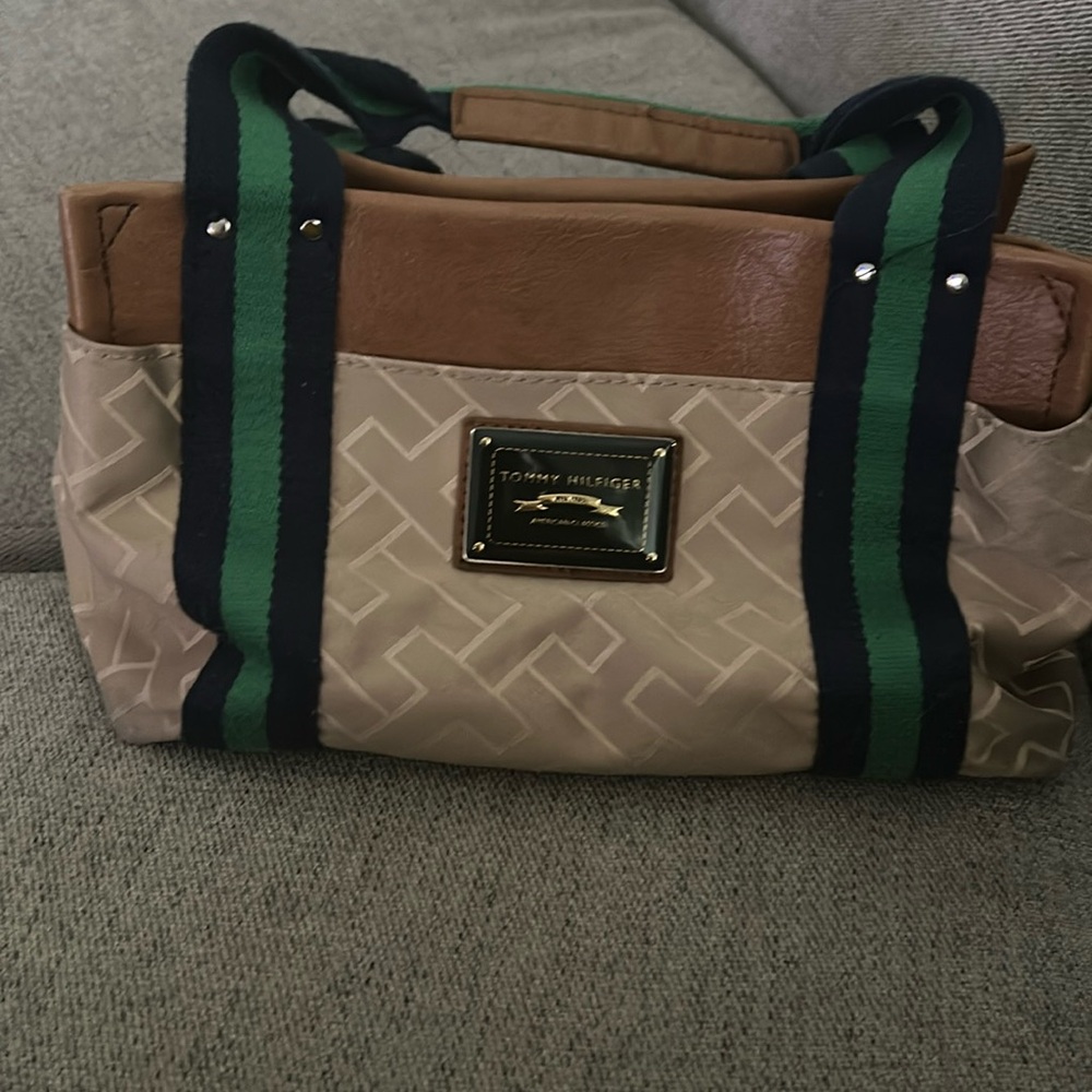 Tommy Hilfiger Medium Handbag Purse